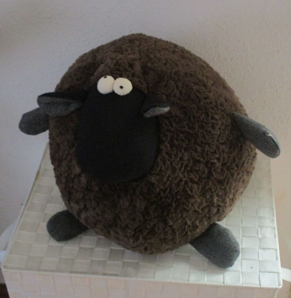 Das schwarze Plüschschaf