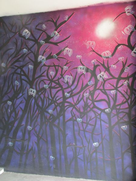 Rote Sonne, Wunderbäume und Quallen