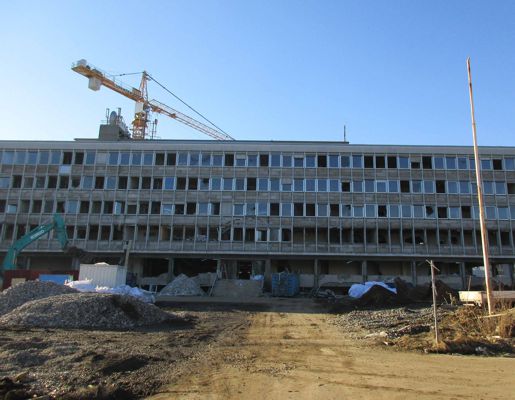 Die Zerstörung des Hauses der Österreichischen Draukraftwerke in Klagenfurt