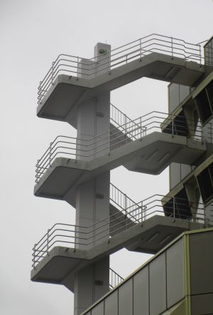 Freitreppen des A-1-Telekom-Gebäudes