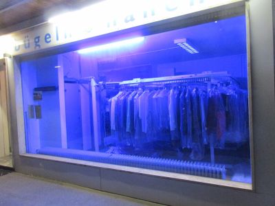 Wäscherei masser blütensauber in der Nacht